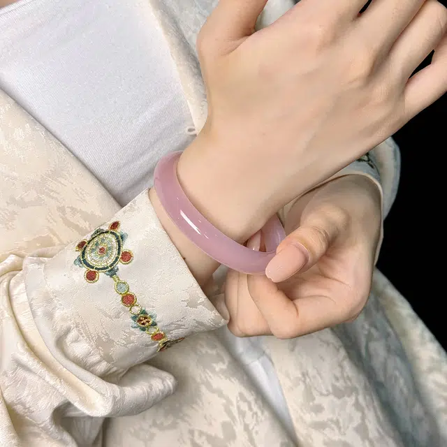 浮笙梦 粉黛桃花 清透冷淡风小众新中式精致古风清冷感温润气质优雅小众旗袍汉服百搭甜蜜浪漫 玉髓 手镯 女款