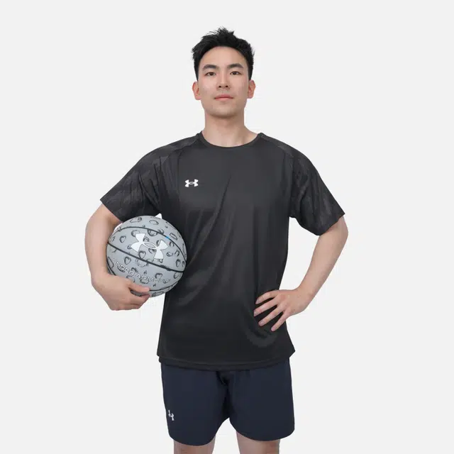 Under Armour T