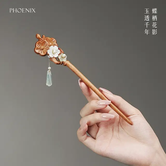【以东方木韵礼献臻情】 凤凰涅磐 新中式檀木簪子 步摇流苏发饰 汉服旗袍配饰 优雅气质小众高级感手工雕刻原创设计#好运 桃木 发簪 女款