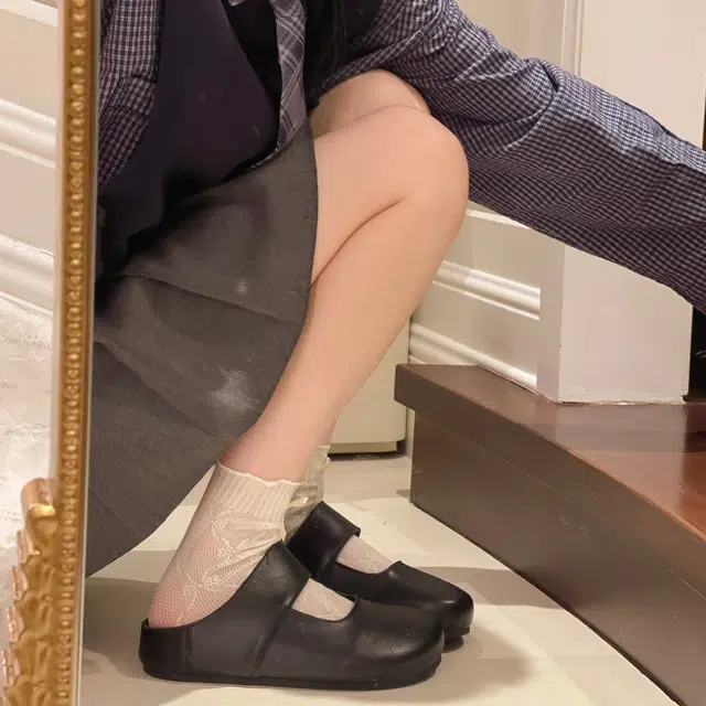 乐乐鱼 外穿百搭 防磨包头拖鞋 女 黑色