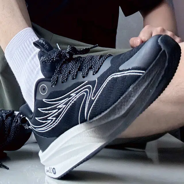 RIFUGIO VO Carbon Plate Running Shoes