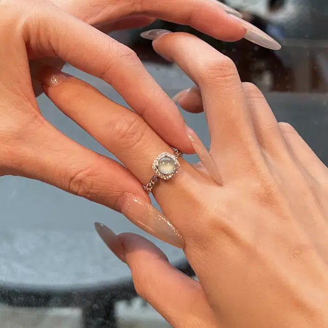 七享 富婆贵气轻奢风方形蛋面戒圈 通勤凸显气质仙女 糯冰 翡翠戒指 女款