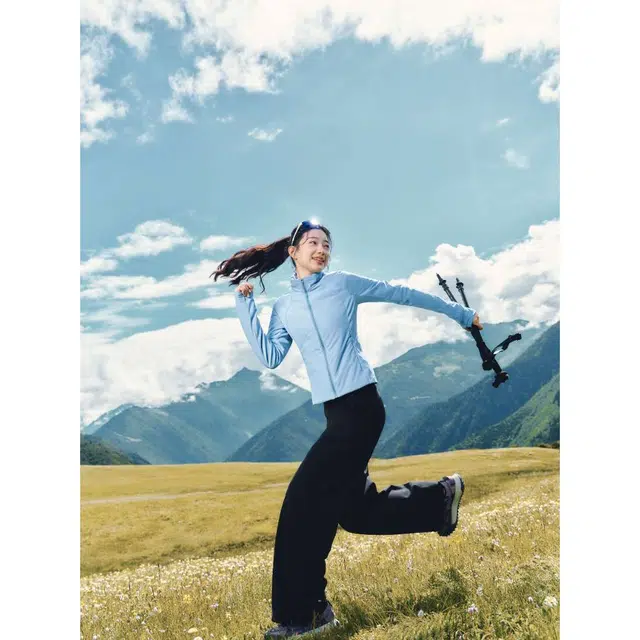 蕉下 弹力连帽保暖运动气绒外套简约通勤轻薄户外休闲防风防寒透气舒适棉服 女款