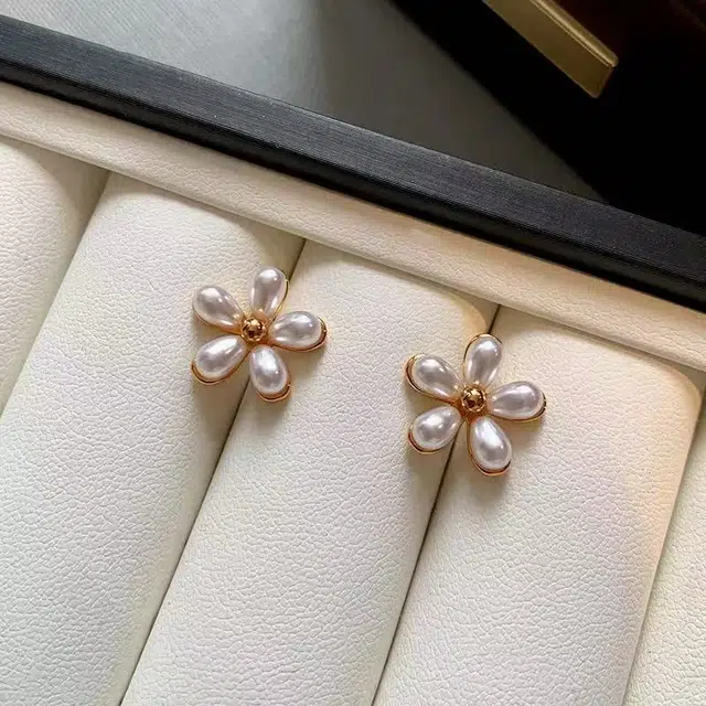 925