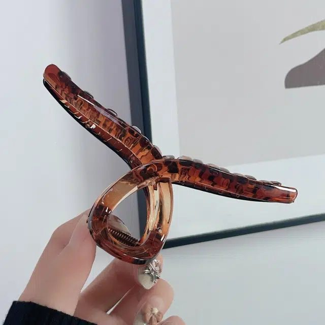 尚先生 简约透棕色亚克力鲨鱼夹绿色树脂圆珠抓夹  发卡头饰 发夹 女款
