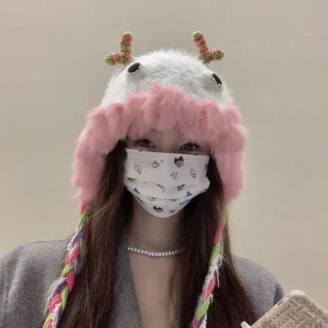尚先生 可爱兔毛绒小怪兽帽子秋冬保暖手工钩织帽护耳 聚酯纤维 绒线帽 女款