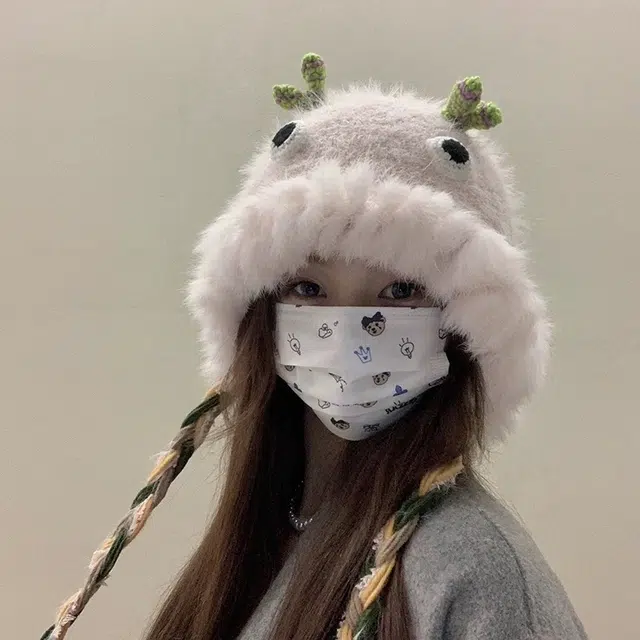尚先生 可爱兔毛绒小怪兽帽子秋冬保暖手工钩织帽护耳 聚酯纤维 绒线帽 女款