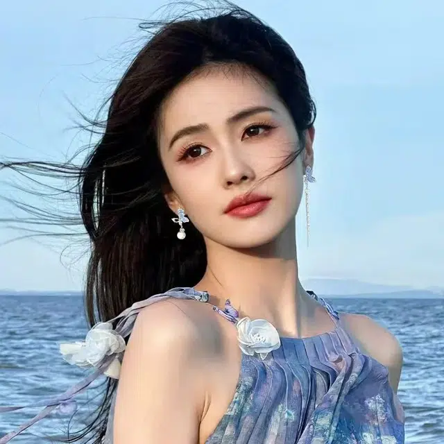 尚先生 蓝色蝴蝶四叶草轻奢高级感气质精致简约#好运 合金 耳环 女款