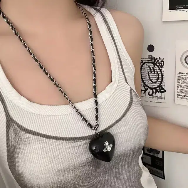 尚先生 黑色爱心秋冬时尚百搭轻奢感 木 项链 女款