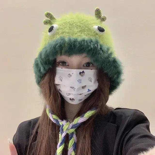 尚先生 可爱兔毛绒小怪兽帽子秋冬保暖手工钩织帽护耳 聚酯纤维 绒线帽 女款