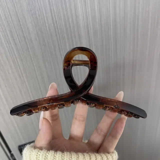 尚先生 法式简约百搭鲨鱼夹适合各种发量抓夹后脑勺盘发夹子发卡气质头饰 亚克力 发饰 女款
