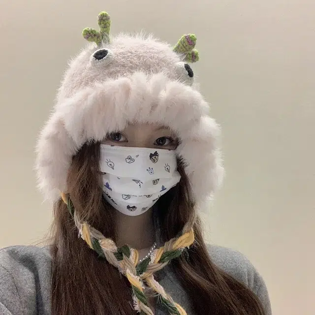 尚先生 可爱兔毛绒小怪兽帽子秋冬保暖手工钩织帽护耳 聚酯纤维 绒线帽 女款