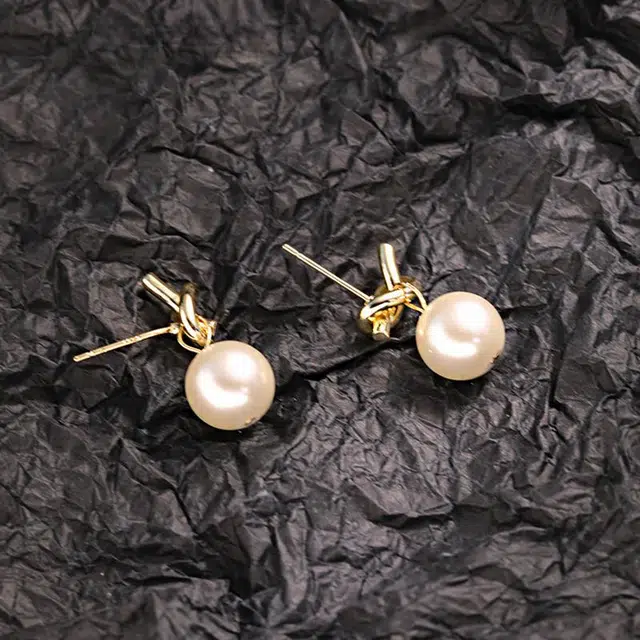 尚先生 高级感 小众设计感 白色高亮珠 简约气质白色 铜 饰品 女款