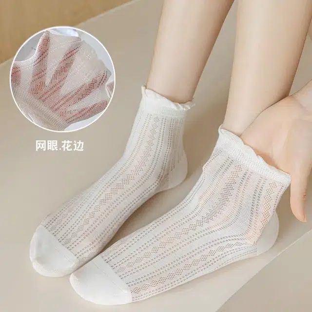 加菲猫家族 无骨薄款日系花边网眼透气镂空中筒袜 女款 礼袋组合装