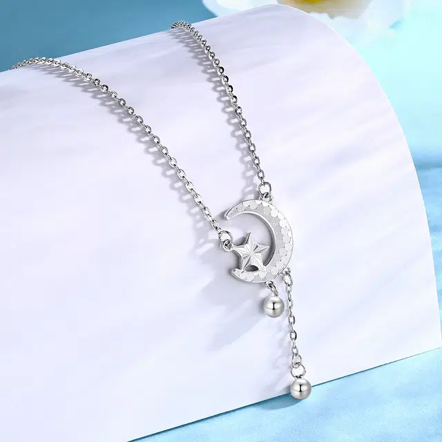 925