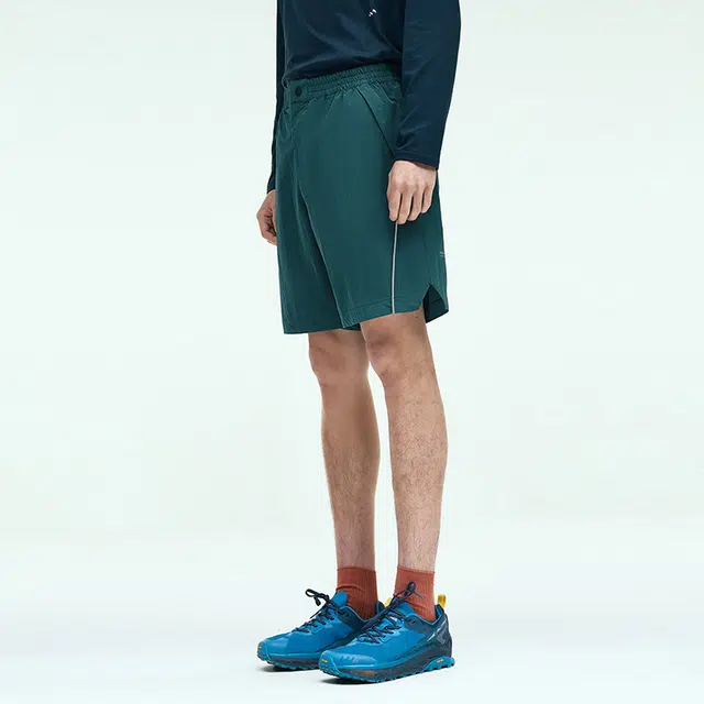 新奇天 户外运动裤防泼水徒步舒适百搭设计简约纯色休闲短裤 男款