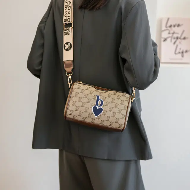北包包 韩版休闲潮流都市卡通小熊通勤包 布 斜挎包 女款 灰色/卡其色/粉色