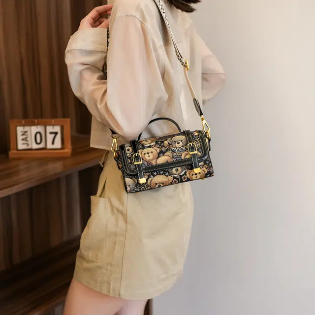 北包包 百搭休闲复古小熊 帆布 帆布包小方包斜挎包 女款 午夜黑/米杏色