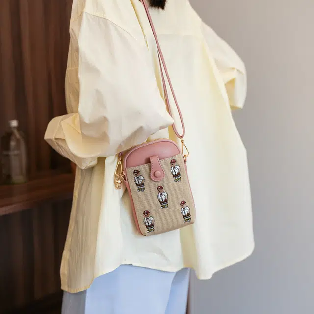 北包包 休闲百搭小巧轻便刺绣 布 斜挎包 男女同款情侣款 粉色/绿色/棕色