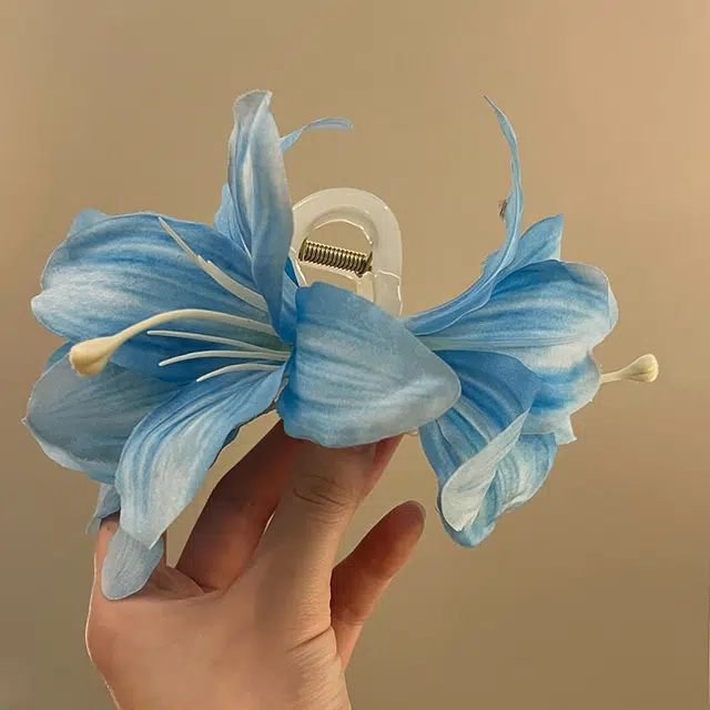 色菲尔 百合花朵  冷感紫色蓝色百合花氛围感立体仿真花朵高级感鲨鱼夹绝美 布 发夹 女款