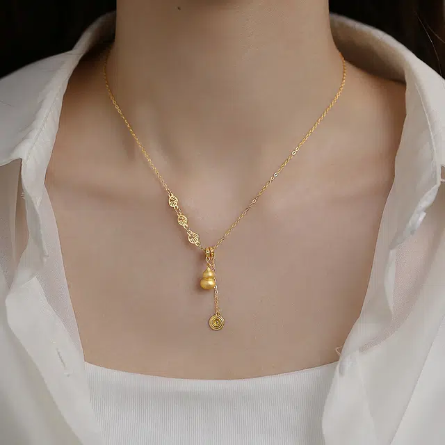 925