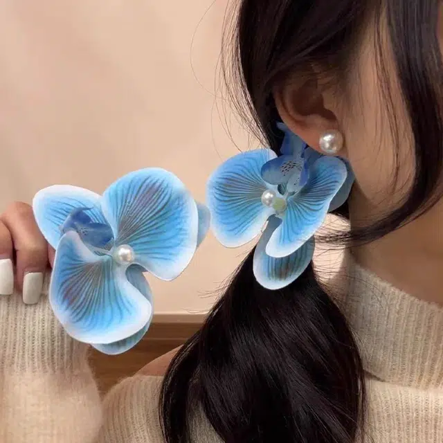 色菲尔 百合花朵  冷感紫色蓝色百合花氛围感立体仿真花朵高级感鲨鱼夹绝美 布 发夹 女款