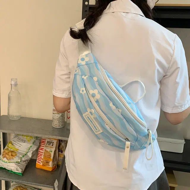 爱尔绅特 时尚百搭简约休闲少女洋气 尼龙 胸包 女款 卡其色/粉红色/黑色/黄色/蓝色