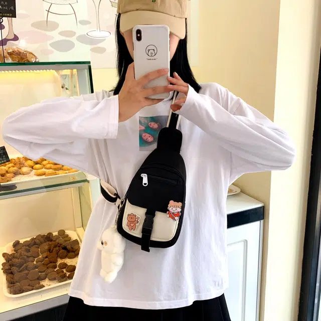 爱尔绅特 原宿古着感少女可爱风卡通软妹学生 尼龙 胸包 常规 女款 粉红色/绿色/蓝色/黑色/黄色