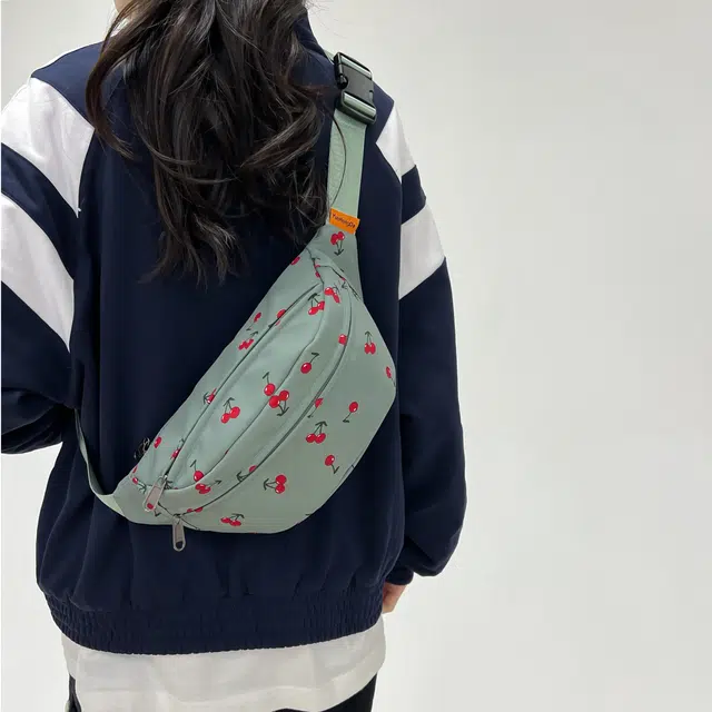 爱尔绅特 印花樱桃休闲百搭少女 复合布 胸包腰包斜挎包 女款 多色