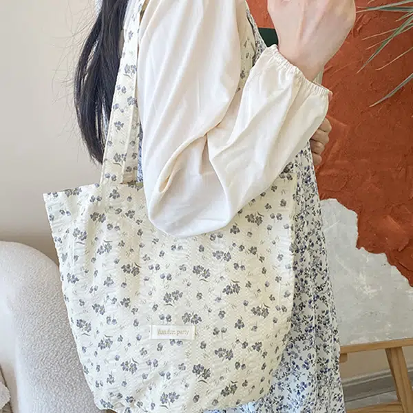 爱尔绅特 休闲简约风百搭碎花大容量休闲清新百搭 涤纶 单肩包 女款 白色