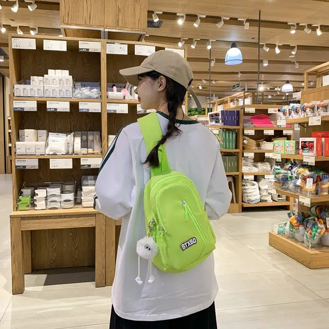 爱尔绅特 韩版简约小众设计骑行上课旅游 尼龙 斜挎包单肩包胸包 常规 男女同款情侣款 黄色/白色/黑色/绿色/粉色