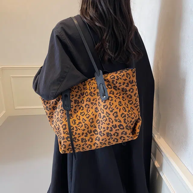 爱尔绅特 高级感豹纹百搭大气 麂皮 手提单肩包 常规 女款 咖啡色/卡其色/棕色