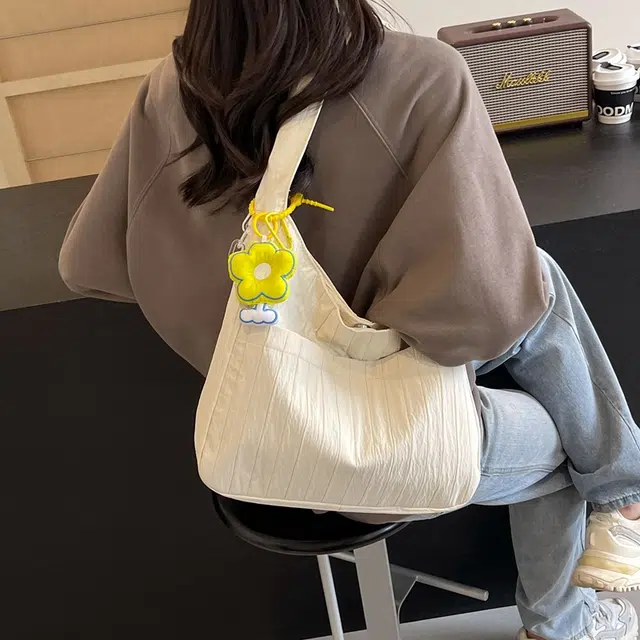 爱尔绅特 多巴胺 彩色 薄款包包 清新 仙女风 大容量 褶皱女包 涤纶 单肩 手提 常规 女款 白色/黄色/黑色/粉色