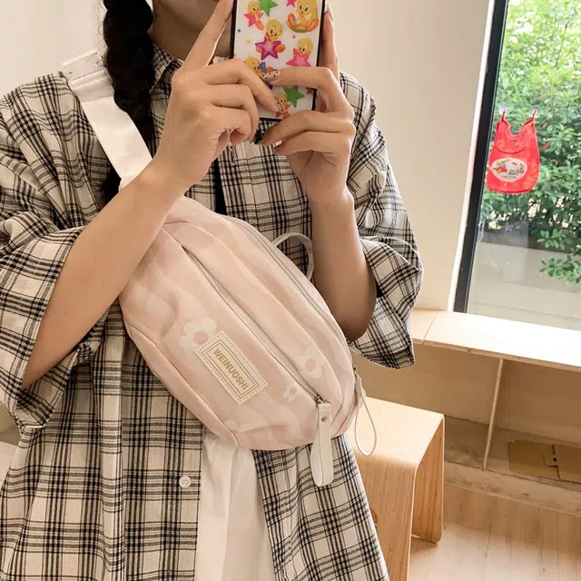爱尔绅特 时尚百搭简约休闲少女洋气 尼龙 胸包 女款 卡其色/粉红色/黑色/黄色/蓝色