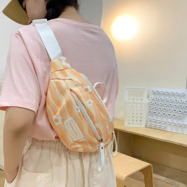 爱尔绅特 时尚百搭简约休闲少女洋气 尼龙 胸包 女款 卡其色/粉红色/黑色/黄色/蓝色