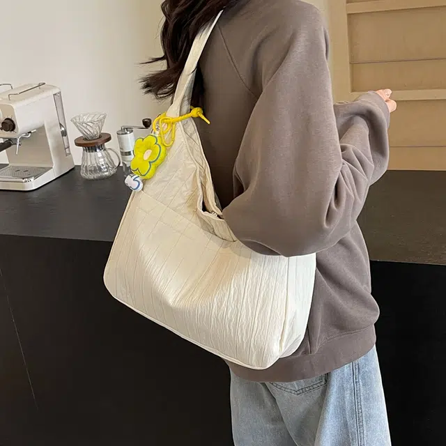 爱尔绅特 多巴胺 彩色 薄款包包 清新 仙女风 大容量 褶皱女包 涤纶 单肩 手提 常规 女款 白色/黄色/黑色/粉色