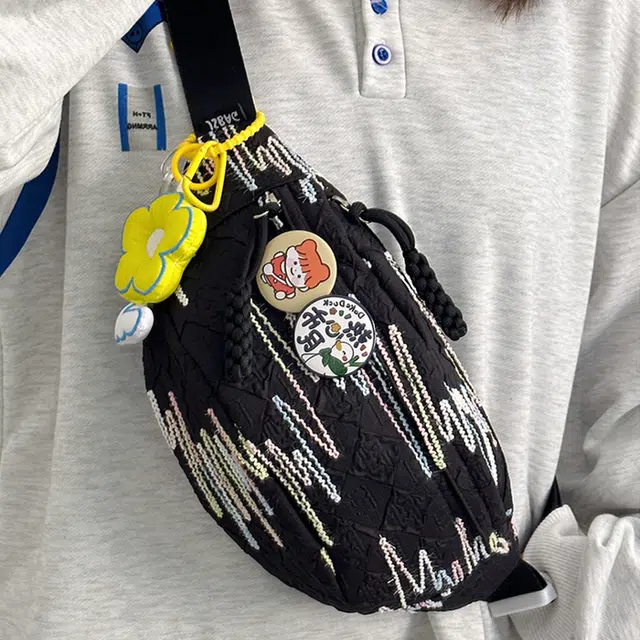 爱尔绅特 简约休闲小清新森系小众学生百搭 尼龙 胸包 女款 白色/黑色/黄色/蓝色/粉色