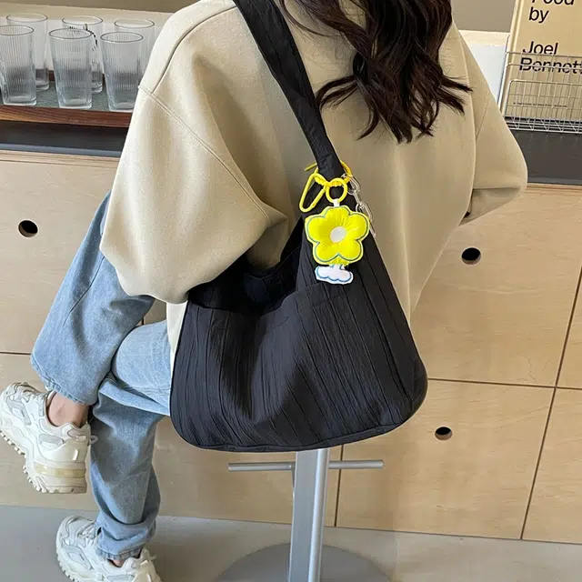爱尔绅特 多巴胺 彩色 薄款包包 清新 仙女风 大容量 褶皱女包 涤纶 单肩 手提 常规 女款 白色/黄色/黑色/粉色