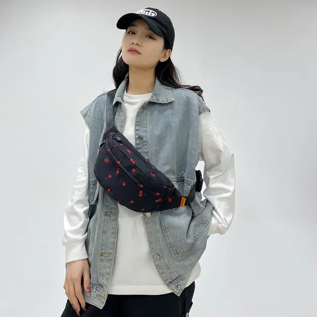 爱尔绅特 印花樱桃休闲百搭少女 复合布 胸包腰包斜挎包 女款 多色