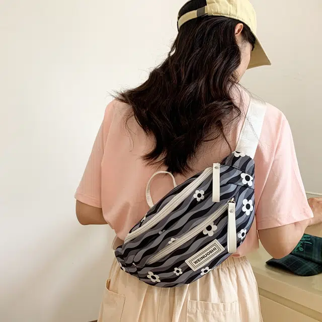 爱尔绅特 时尚百搭简约休闲少女洋气 尼龙 胸包 女款 卡其色/粉红色/黑色/黄色/蓝色