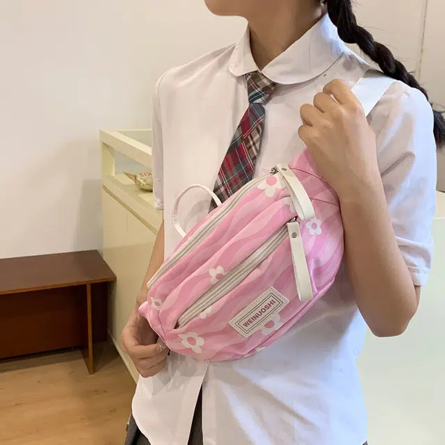 爱尔绅特 时尚百搭简约休闲少女洋气 尼龙 胸包 女款 卡其色/粉红色/黑色/黄色/蓝色
