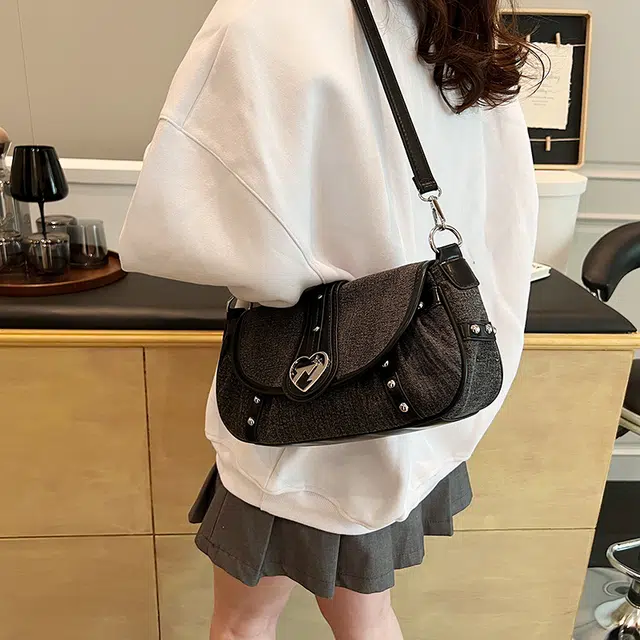 爱尔绅特 机车风 复古 休闲 女包 牛仔布 斜挎  单肩  手提  女款 黑色/浅蓝色/蓝色