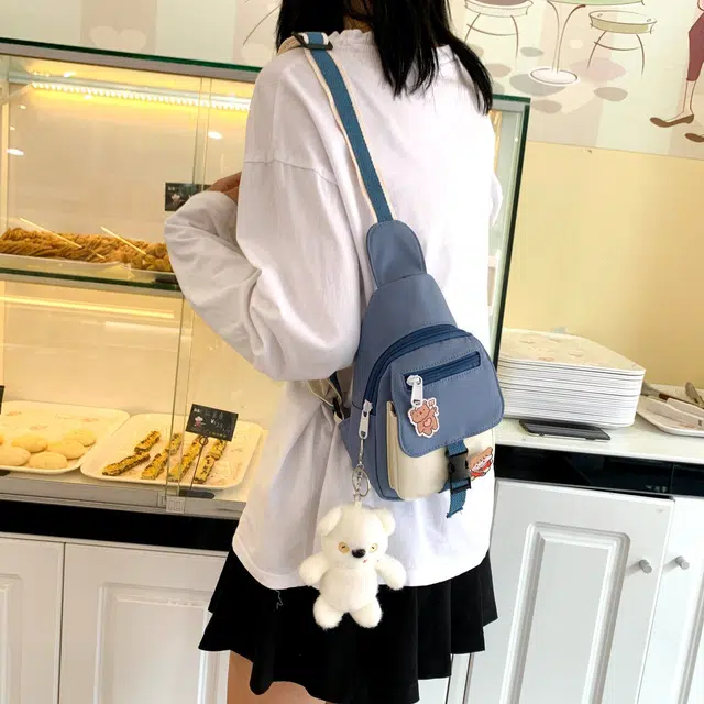 爱尔绅特 原宿古着感少女可爱风卡通软妹学生 尼龙 胸包 常规 女款 粉红色/绿色/蓝色/黑色/黄色