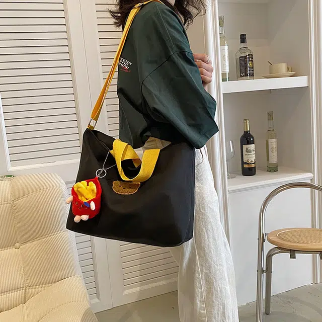 爱尔绅特 可爱手提袋卡通简约撞色 帆布 手提斜挎单肩包 女款 白色/黑色/粉红色/棕色