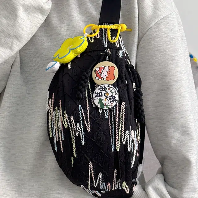 爱尔绅特 简约休闲小清新森系小众学生百搭 尼龙 胸包 女款 白色/黑色/黄色/蓝色/粉色