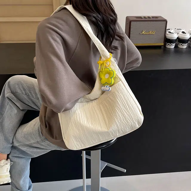 爱尔绅特 多巴胺 彩色 薄款包包 清新 仙女风 大容量 褶皱女包 涤纶 单肩 手提 常规 女款 白色/黄色/黑色/粉色