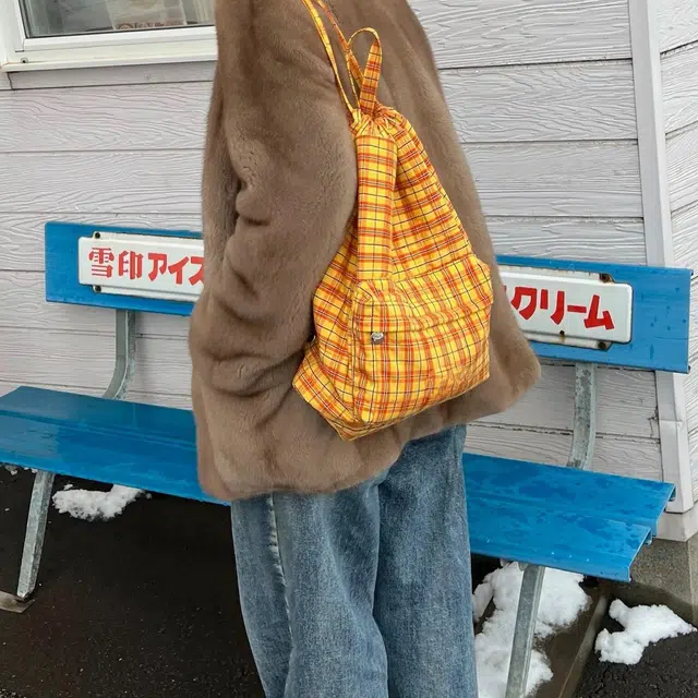爱尔绅特 珍珠亚克力串珠可爱抽绳 帆布 双肩包帆布包 常规 女款 橘色