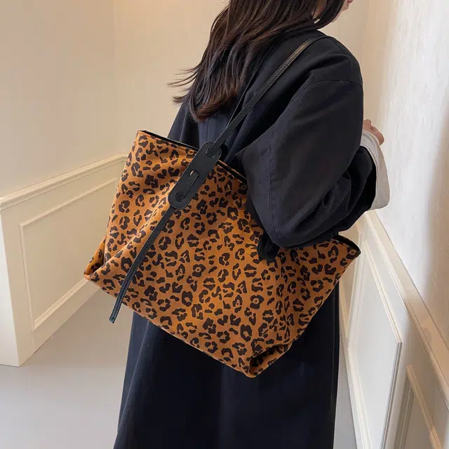 爱尔绅特 高级感豹纹百搭大气 麂皮 手提单肩包 常规 女款 咖啡色/卡其色/棕色