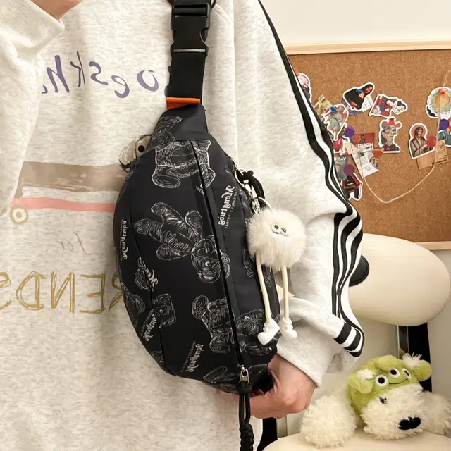 爱尔绅特 休闲时尚腋下包运动胸包小众百搭腰包 尼龙 斜挎包 单肩包 常规 男女同款情侣款 白色/黑色/红色/紫色