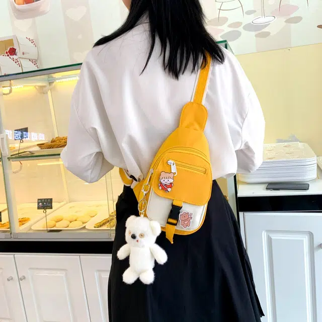 爱尔绅特 原宿古着感少女可爱风卡通软妹学生 尼龙 胸包 常规 女款 粉红色/绿色/蓝色/黑色/黄色